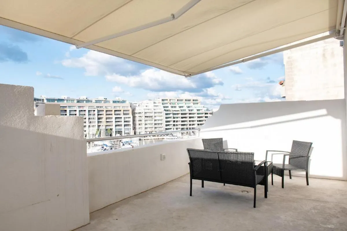 Bb Marina - Close To Rock Beach Malta Pietà Bed & Breakfast